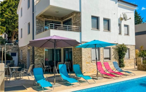 9 Bedroom Awesome Home In Starigrad